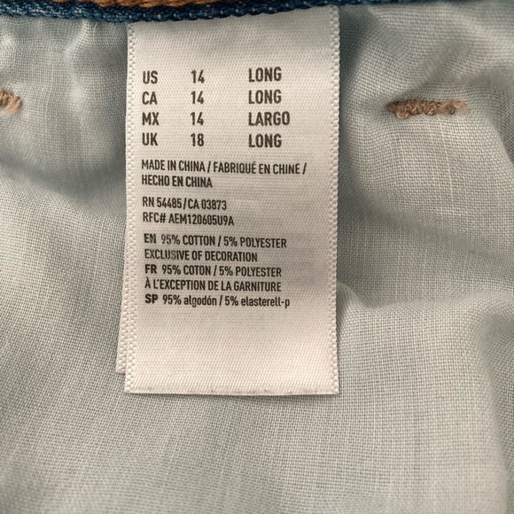 American Eagle Mom Jean - Picture 9 of 10